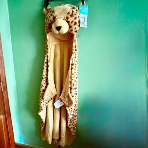 Pillowfort Cheetah Hooded Blanket with Hand Pockets